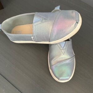 Blue Metallic Slip-On Toms - size 4